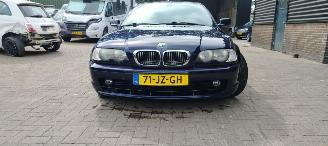 damaged passenger cars BMW 3-serie 318Ci Executive 2003/10