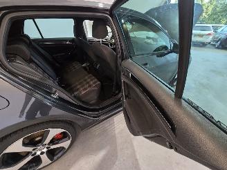 Volkswagen Golf 2.0 TSI GTI Performance picture 19