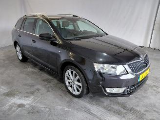 skadebil auto Skoda Octavia 1.2 TSI Greentech JOY Businessline 2016/5