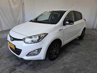 Vaurioauto  passenger cars Hyundai I-20 1.2 HP i-Motion 2015/2