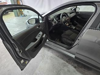 Renault Clio E-TECH HYBRID picture 21