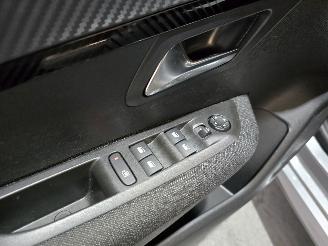 Peugeot 208 1.2 PureTech 75 Style picture 21
