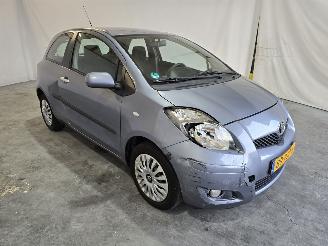Schadeauto Toyota Yaris 1.3 VVTi Aspiration  automaat 2011/2