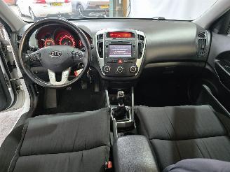 Kia Cee d 1.4 CVVT Navigator Plus Pack picture 22