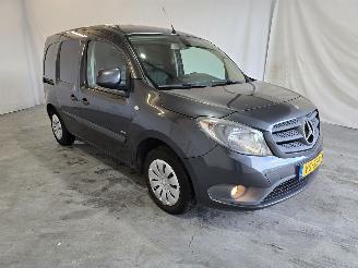 krockskadad bil bedrijf Mercedes Citan 109 CDI BlueEFFICIENCY 2013/11