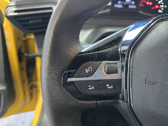 Peugeot 208 1.2 PureTech Active picture 30
