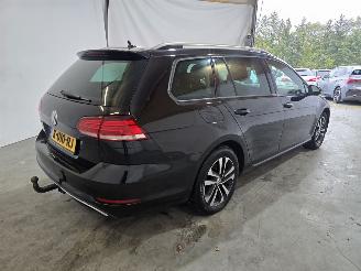 Volkswagen Golf 2.0 TDI HL Bns R picture 7