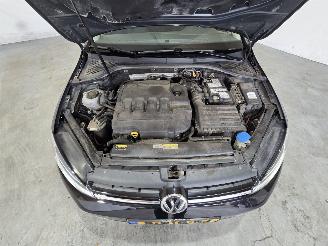 Volkswagen Golf 2.0 TDI HL Bns R picture 10