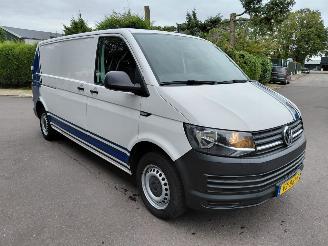  Volkswagen Transporter 2.0 TDI L2H1 Comfortline 2016/9