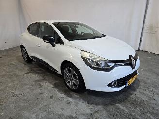 Coche accidentado Renault Clio 0.9 TCe ECO Night&Day 2014/8