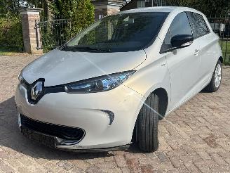 Damaged car Renault Zoé R110 Ltd 40 ex Accu 2018/11