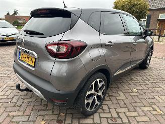 Vaurioauto  passenger cars Renault Captur 0.9 TCe Intens 2019/8