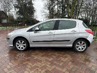 Peugeot 308 1.6 VTi XS picture 2