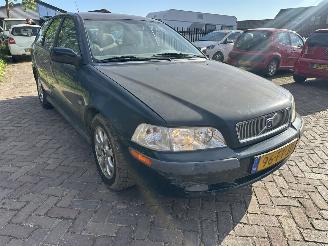 Volvo V-40 1.8 automaat picture 4