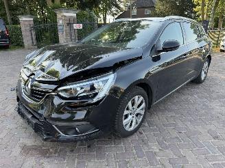 skadebil auto Renault Mégane 1.3 TCe Limited 2018/7