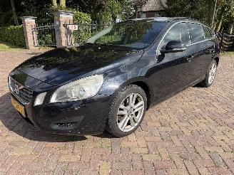 škoda osobní automobily Volvo V-60 2.0 D3 R-Design 2011/3