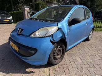 Schadeauto Peugeot 107 1.0-12V XR 2006/4