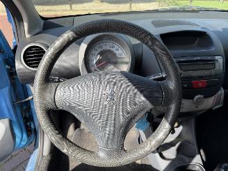 Peugeot 107 1.0-12V XR picture 9