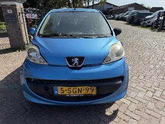Peugeot 107 1.0-12V XR picture 2