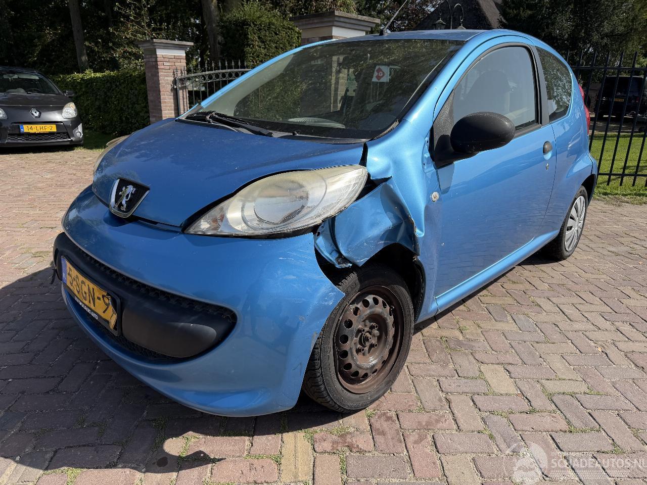 Peugeot 107 1.0-12V XR