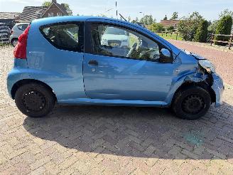 Peugeot 107 1.0-12V XR picture 4