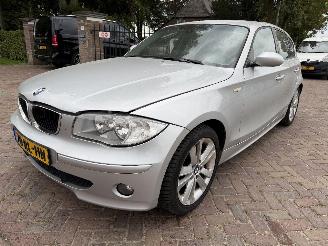damaged passenger cars BMW 1-serie 120i High Executive 2005/6