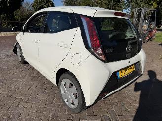Toyota Aygo 1.0 VVT-i x-play picture 8