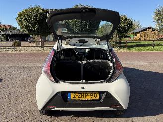Toyota Aygo 1.0 VVT-i x-play picture 9