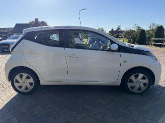 Toyota Aygo 1.0 VVT-i x-play picture 5