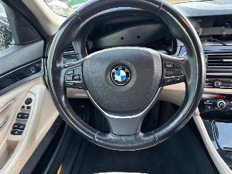 BMW 5-serie 528i x-drive luxury picture 8