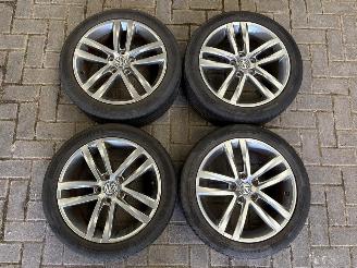skadebil auto Volkswagen Golf 4x originele R-Line velgen 2014/1