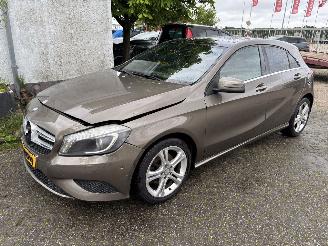 skadebil auto Mercedes A-klasse A200 2012/11