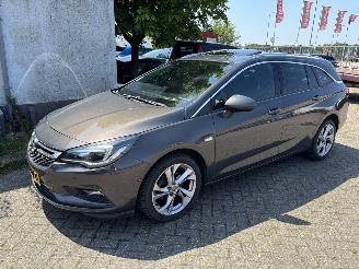 Schadeauto Opel Astra 1.0t automaat 2016/7