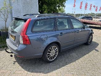 krockskadad bil auto Volvo V-50 T5 AWD 169kw lpg-g3 2008/6
