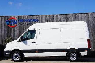 Schadeauto Volkswagen Crafter 2.0 TDi L2H2 Airco Cruise Trekhaak 3-Persoons 100KW Euro 5 2015/1