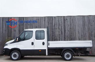 Voiture accidenté Iveco Daily 35S12 2.3 HPi Dubbele Cabine Open Laadbak Trekhaak 85KW Euro 6 2017/1