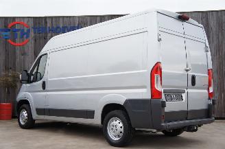 Peugeot Boxer 2.2 HDi L2H2 Airco Cruise Camera Trekhaak 96KW Euro 6 picture 2
