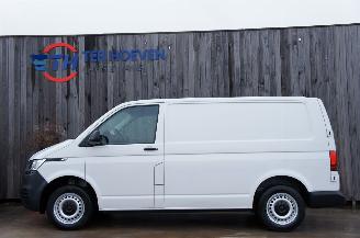 Voiture accidenté Volkswagen Transporter T6 2.0 TDi L1H1 Airco Navi Cruise Apple Carplay Trekhaak 66KW Euro 6 2021/1