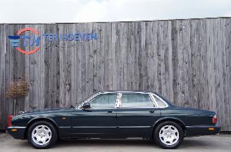 Auto incidentate Jaguar XJ Sovereign 3.2 V8 Airco Navi Cruise 174KW 2000/5