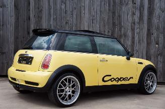Mini Cooper 1.6 Airco Cruise Pano Stoelverwarming 85KW Euro 4 picture 3