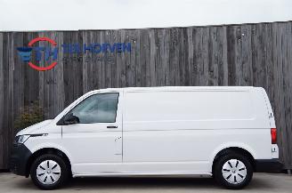 damaged passenger cars Volkswagen Transporter T6 2.0 TDi Lang Automaat Airco Navi Cruise Apple Carplay 110KW Euro 6 2023/6