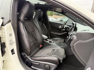 Mercedes Cla-klasse 180 Shooting Brake AMG-Line Panorama Unfall picture 14