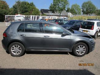 Volkswagen Golf 1.0 TSI TrendLine 5drs picture 8