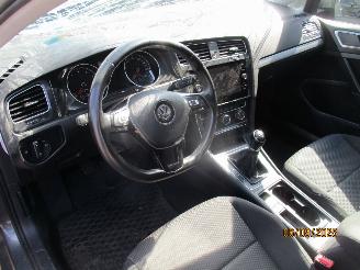 Volkswagen Golf 1.0 TSI TrendLine 5drs picture 21