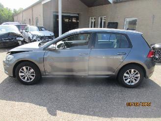 Volkswagen Golf 1.0 TSI TrendLine 5drs picture 4