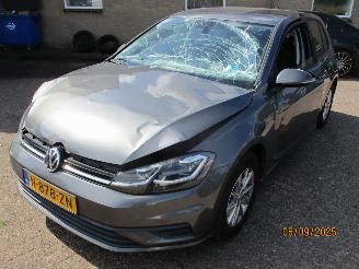 Volkswagen Golf 1.0 TSI TrendLine 5drs picture 3