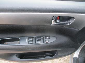 Toyota Avensis-verso 2.0 i Linea Sol 6P picture 17