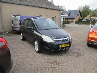  Opel Zafira 1.8 Essentis 6P PANO 2008/11
