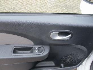 Renault Twingo 1.2-16V Authentique NAP picture 19