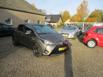Schadeauto Toyota Yaris 1.5 Hyb Dynamic 2019/8